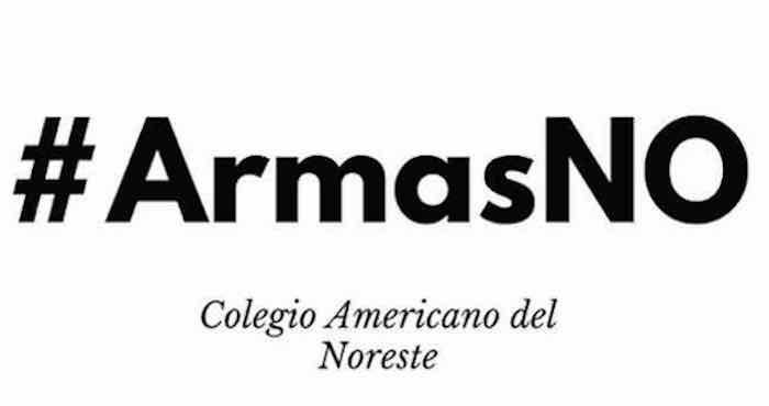 Crear un contexto propicio para prevenir tragedias como la que hoy nos enluta, no pasa por invertir en más armas y más policías. Resulta contra intuitivo e irracional. Un buen inicio puede ser una política de control de armas de fuego. Imagen: Especial