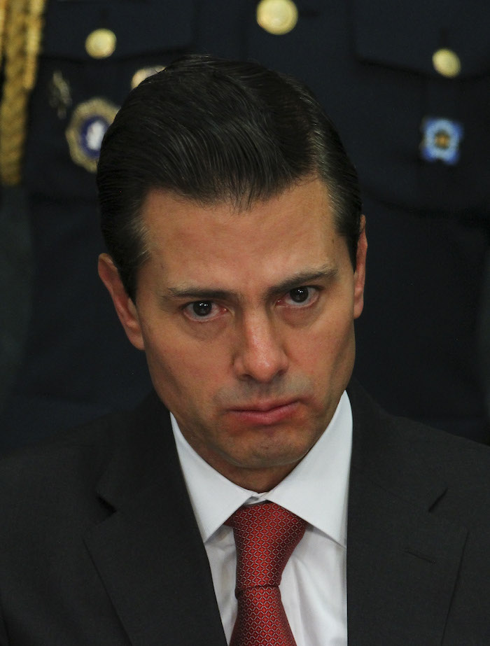 En la más reciente encuesta de Reforma, publicada ayer, la desaprobación del trabajo del Presidente Enrique Peña Nieto se disparó a un 86 por ciento. Foto: Cuartoscuro