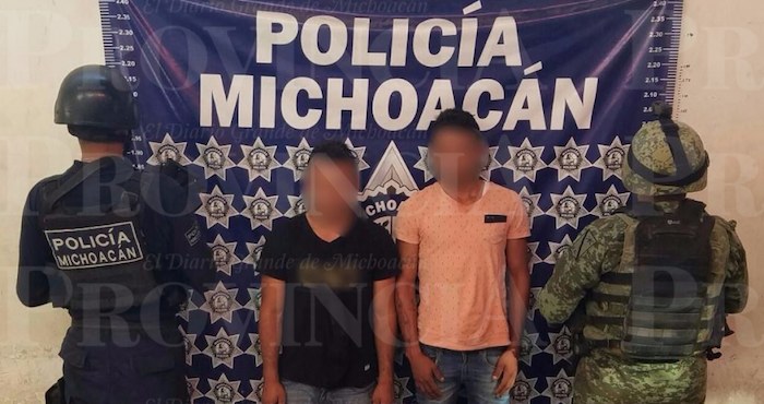 También fue detenido otro sujeto que acompañaba a “El Duende” y fue asegurado el vehículo que tripulaban. Foto: Provincia.