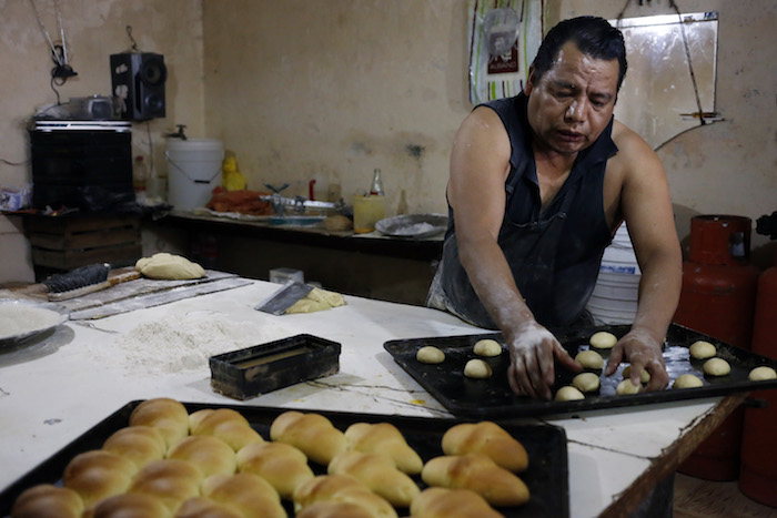 De estos, uno de aquellos de mayor impacto será el combustible tanto en gasolina para vehículos como el gas para la preparación de los alimentos y así ocurrirá por ejemplo con la panadería y las tortillas. Foto: Cuartoscuro, Archivo