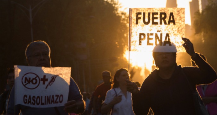 Este fracaso económico y los cínicos niveles de corrupción del actual gobierno se suman a la terrible criminalidad e impunidad en México: bastaba con lo anterior para que se fueran. Foto: Cuatoscuro