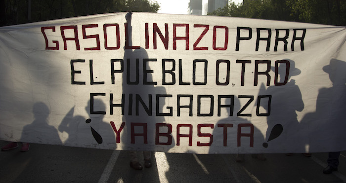 Una gran parte de la población mexicana vive una situación insoportable gracias a la alianza entre los poderes políticos y económicos que han mantenido a los trabajadores en condiciones salariales deplorables. Foto: Cuartoscuro