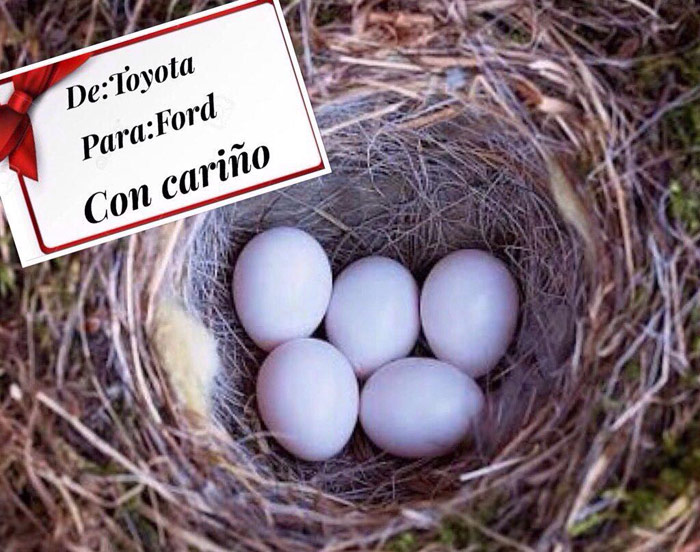 “Si huevos”. El tema de las automotrices, como muchos otros de los últimos turbulentos días en México, ha generado una gran cantidad de memes. Foto: Twitter