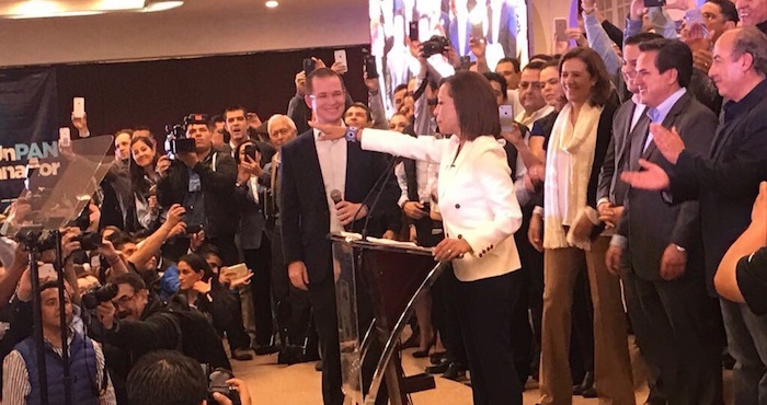Rafael Moreno Valle felicita a Josefina Vazquez Mota por candidatura