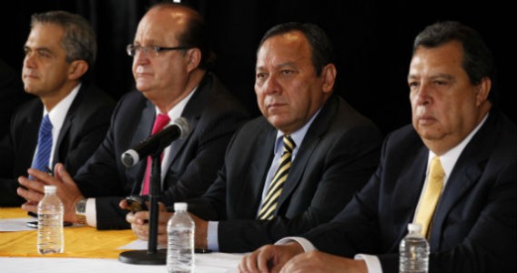 PRD anuncia que respetará decisiones de López Obrador; Zambrano asegura que no habrá movilizaciones