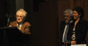 Cuando recibió en Bellas Artes el Premio Xavier Villaurrutia. Foto: CONACULTA