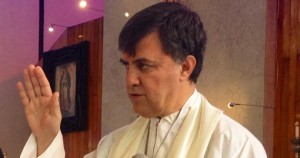 EN NOMBRE DE DIOS, CON PERMISO DE AUTORIDADES