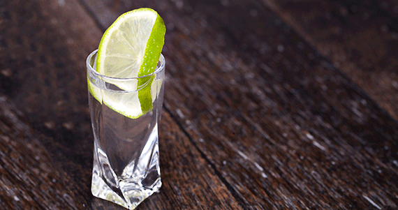 SOUNDTRACK: Playlist de Luis Felipe Lomelí "para tomar aguardiente"