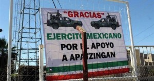 Anuncios en agradecimiento al Ejército por su combate a la violencia son colocados en Apatzingán