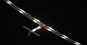 Avión Solar Impulse II rompe records mundiales. Foto: EFE