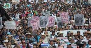 La respuesta nula del Estado prolonga la crisis que nació con los 43 desaparecidos