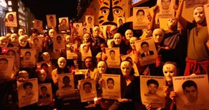 Solidaridad con los 43 en España. Foto: Twitter 