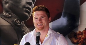 Saúl "Canelo" Álvarez se declaró listo para subir al ring el próximo 21 de noviembre, y enfrentar al mejor peleador boricua de todos los tiempos, Miguel Cotto. Foto: Cuartoscuro