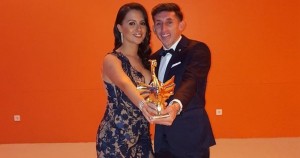 Héctor Herrera gana el dragón de oro. Foto: @HHerreramex