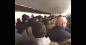 Aficionados cantan "La Marsellesa" tras los atentados en el Estadio de Francia (VIDEO)