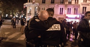 El abrazo se conmovió en redes. Foto: Benjamin Filarski 