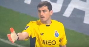 Iker Casillas falla con el Oporto. Foto: Especial