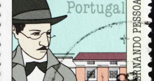 PORTUGAL - CIRCA 1985: a stamp printed in the Portugal shows Fernando Pessoa, Poet, Writer, Translator and Philosopher, circa 1985. Foto:boris15/Shutterstock