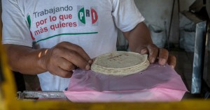 A sangre y fuego, criminales van por las tortillas en Guerrero