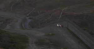 Violaciones, abusos, abandono y hasta la muerte, son el trato habitual que los inmigrantes ilegales reciben por parte de sus contrabandistas, mismos que a menudo están relacionados a los carteles mexicanos. Foto: Cuartoscuro.