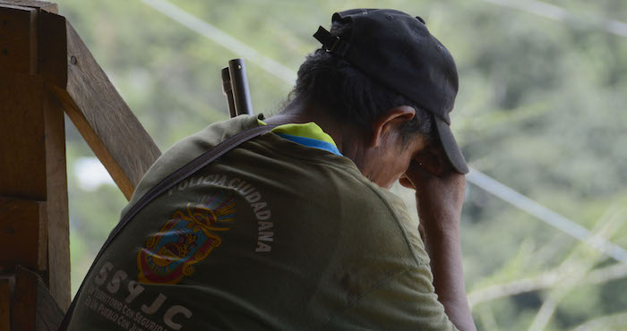 Habitantes de La Vuelta reportan que a pesar de que esto sucedió el sábado pasado la unidad motriz permanece ahí con los impactos de las armas de fuego. FOTO: CUARTOSCURO