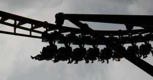 MEXICO, D.F., 23JULIO2011.- Parque de diversiones Six Flags Mexico; una de las atracciones principales en este verano para los ninos y jovenes que estan de vacaciones. El parque cuenta con multiples actividades como montanas rusas, juegos infantiles, areas de esparcimientos para ninos, juegos tipicos de Mexico para ganarse peluches, etc.
FOTO: DIEGO SIMON SANCHEZ/CUARTOSCURO.COM