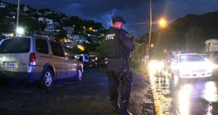 El agente mató a su compañero, y luego violó a la mujer. Foto; Breitbart