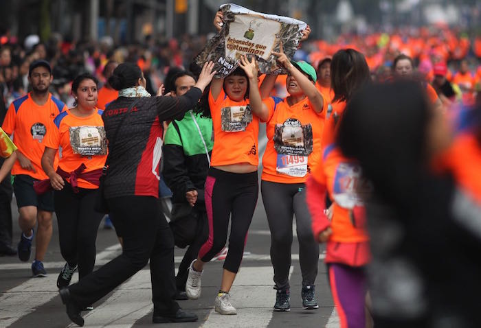 En la CdMx, activistas de Greenpeace fueron agredidos durante el #GlobalEnergyRace, organizado por Bimbo. Fotos: Cortesía.