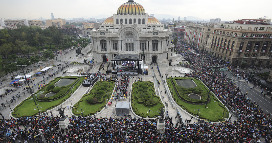 Autoridades del INBA han anunciado que el homenaje se prolongará hasta este martes. Foto: Cuartoscuro