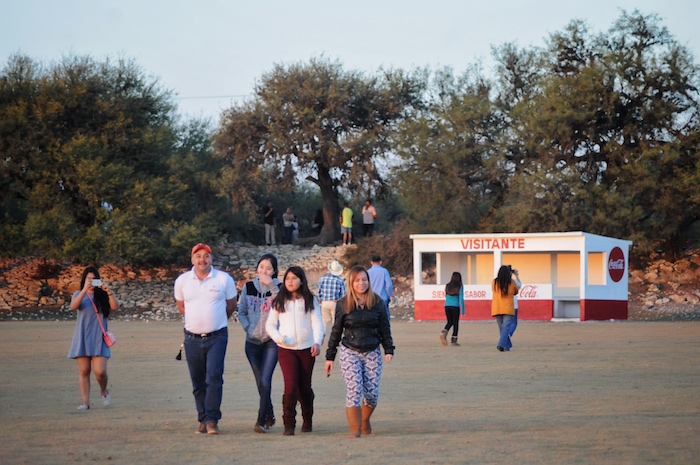 Familias y medios de comunicación de diversos estados arriban a los lugares donde será el evento para conocer de cerca la organización del evento.