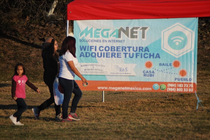 Mucha de la gente que llega viene de Estados Unidos, de hecho, la fiesta se realizó en este mes para que la gente de allá pudiera venir y así aprovechar sus vacaciones. Foto: Cuartoscuro