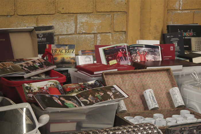 Se localizaron piezas de cerámica y porcelana, como vasos y tazas. Foto: Cuartoscuro