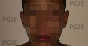 Autoridades sorprendieron al individuo tratando de ahorcar a la joven mujer. Foto: Especial.