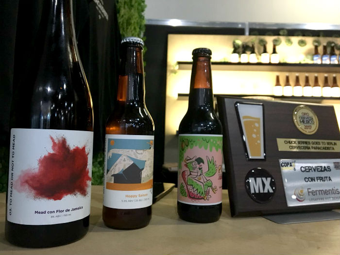 Chuck Berries de Paracaidista, la mejor de las cervezas con fruta. Foto: Daniela Medina, SinEmbargo