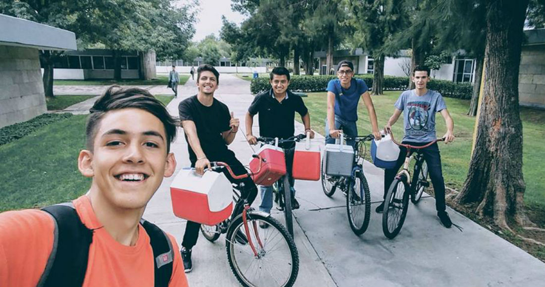 Para los burritos hay seis guisados: Chicharrón verde, chicharrón rojo, picadillo, discadas, pierna y rajas con queso. Foto: ViceMedia