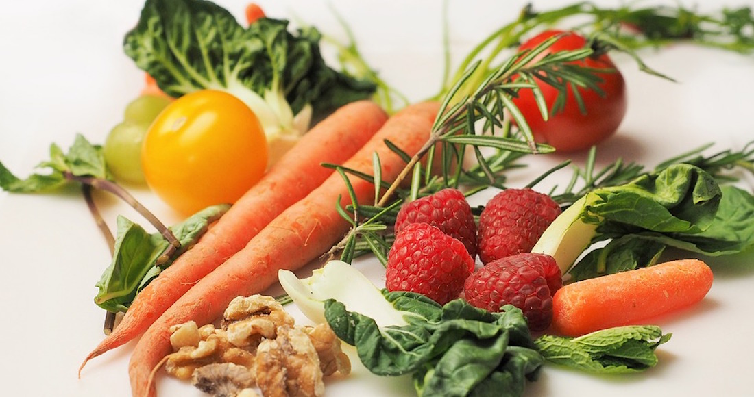 Las frutas y verduras son alimentos que ayudan a vivir con una buena salud. Foto: Pixabay