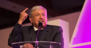 Andrés Manuel López Obrador, precandidato a la presidencia de la república por Morena.Foto: Galo Cañas, Cuartoscuro