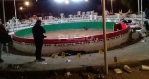 Los tres presuntos delincuentes arribaron al palenque de gallos y en su intento de asaltar a los asistentes murieron dos de ellos. Foto: Pulso