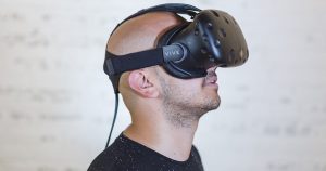 El equipo de científicos comenzó a probar su “máquina alucinógena” en la Universidad de Sussex. Foto: Pixabay