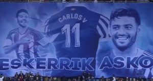 La afición despidió a Carlos Vela. Foto: Youtube Resumenes FUT
