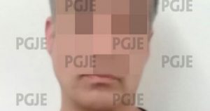 El policía fue detenido por agentes de la Procuraduría estatal. Foto: Pulso.