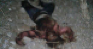 El área de Servicios Periciales procesó el lugar del hallazgo en donde no se localizó ningún elemento balístico. Foto: Pulso