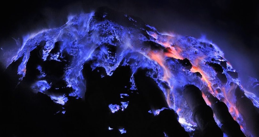 Muchos describen Kawak Ijen como el volcán de lava azul. Foto: TICbeat
