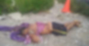 La policía indicó que el cuerpo presentaba señales de tortura y al menos 15 disparos de distintos calibres. Foto: Plumas Libres. 