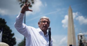 López Obrador encabeza las preferencias con 42 por ciento. Foto: Cuartoscuro. 