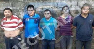 Elementos de la Fuerza Civil habrían enterrado a sus víctimas en el predio ubicado en la carretera transístmica de la colonia Villas de la Rivera. Foto: Plumas Libres.