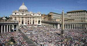 La Santa Sede justificó la presencia de un representante en la toma de protesta de Maduro. Foto: EFE