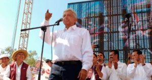 AMLO durante su cierre de campaña la mañana de este domingo en SLP. Foto: Pulso