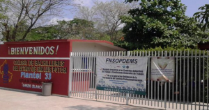 La madre espera que las autoridades del Subsistema apliquen una sanción al profesor señalado por acosador. Foto: Pulso