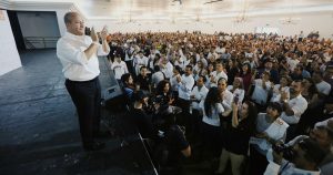 Además, el sondeo señala que 75 por ciento de los encuestados ya decidió por quién votar y 25 por ciento continúa indeciso. Foto: Twitter / @EnriqueAlfaroR